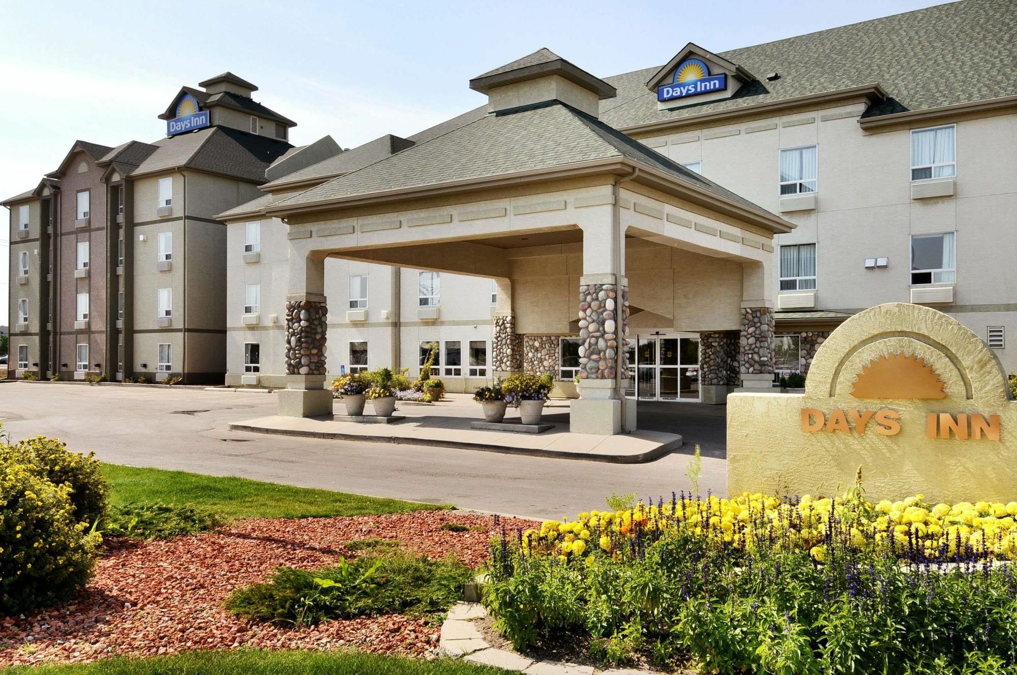 Days Inn By Wyndham Regina Eksteriør bilde